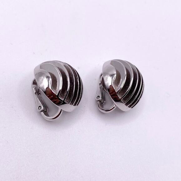 Crown Trifari Clip On Earrings Silver Tone Midcentury - Picture 6 of 6